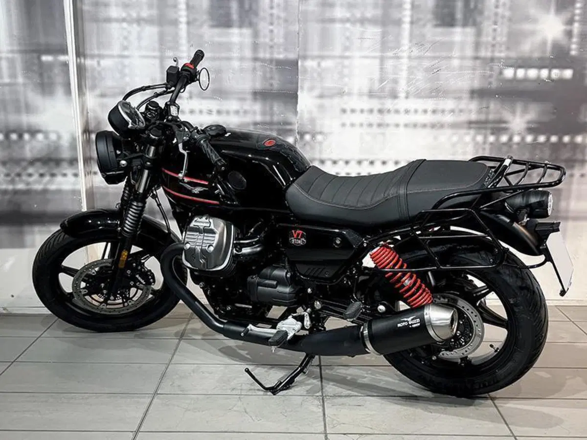 Moto Guzzi V7 Special (2021 - 24) (2)