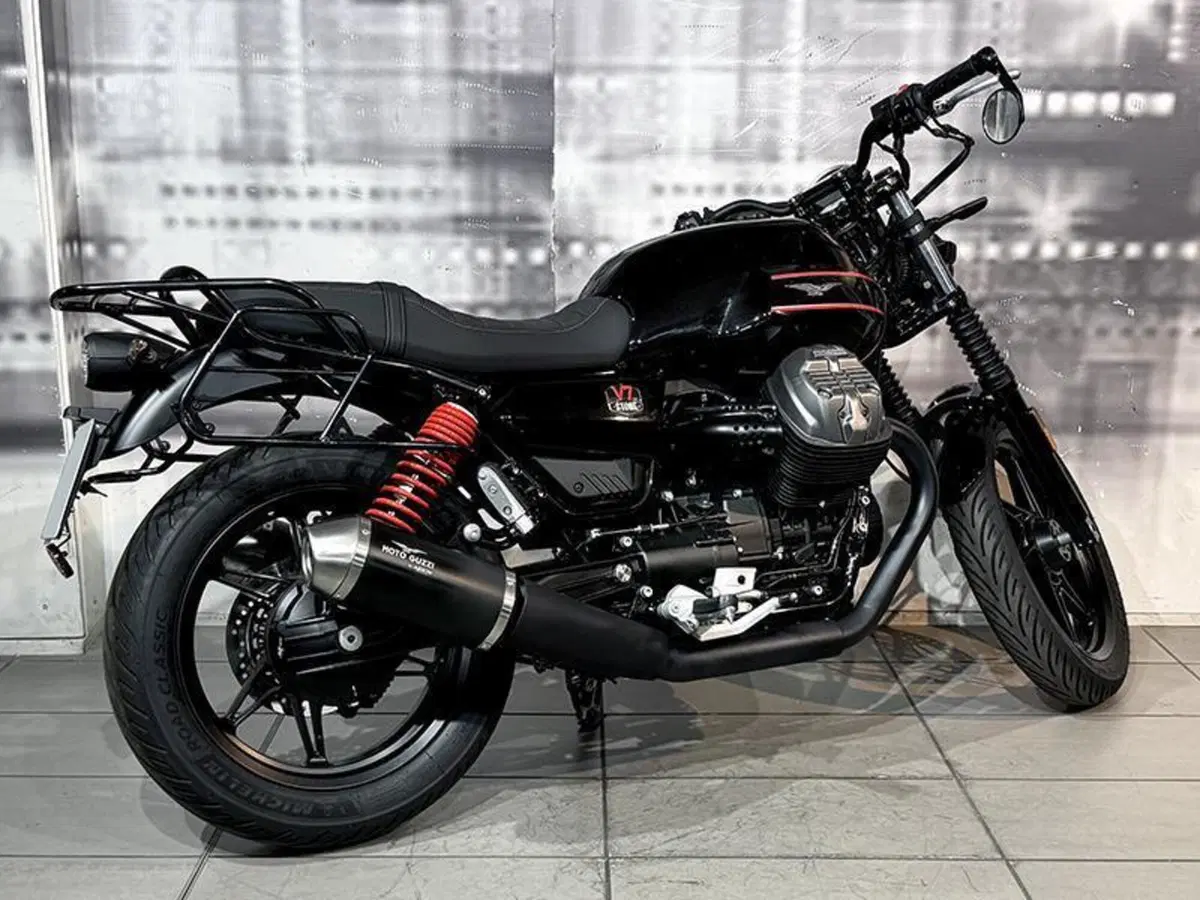Moto Guzzi V7 Special (2021 - 24) (8)