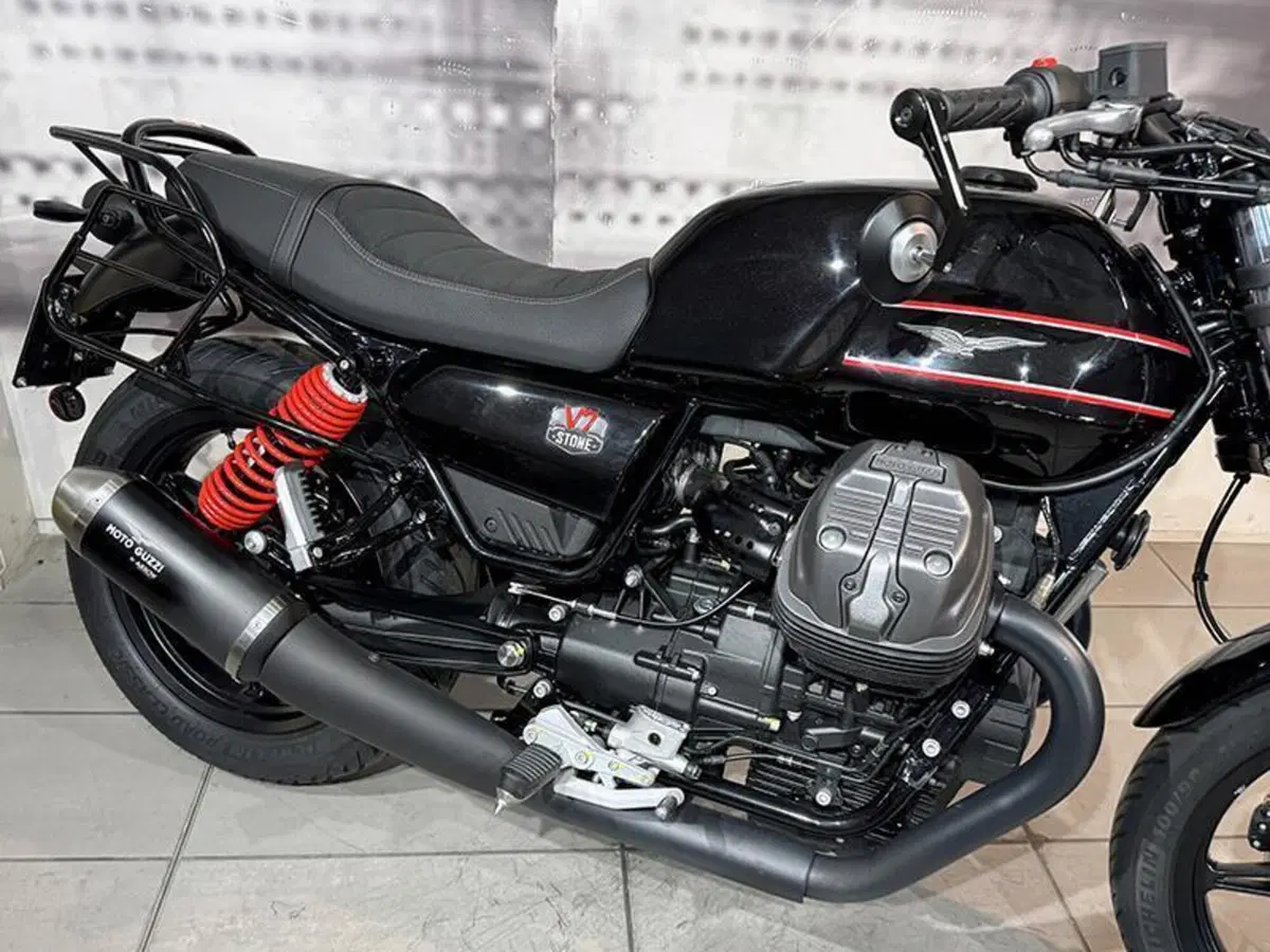 Moto Guzzi V7 Special (2021 - 24) (9)