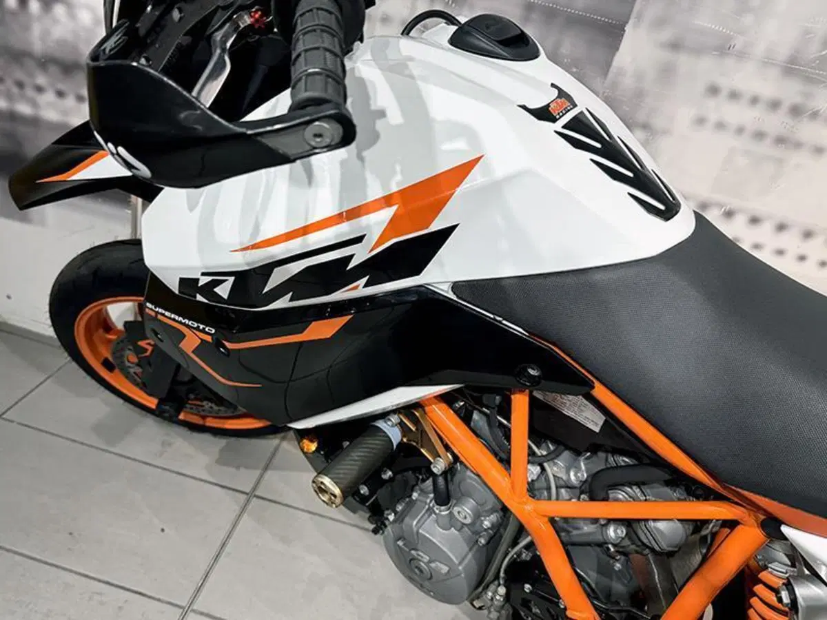 KTM 990 Supermoto (2007 - 10) (3)