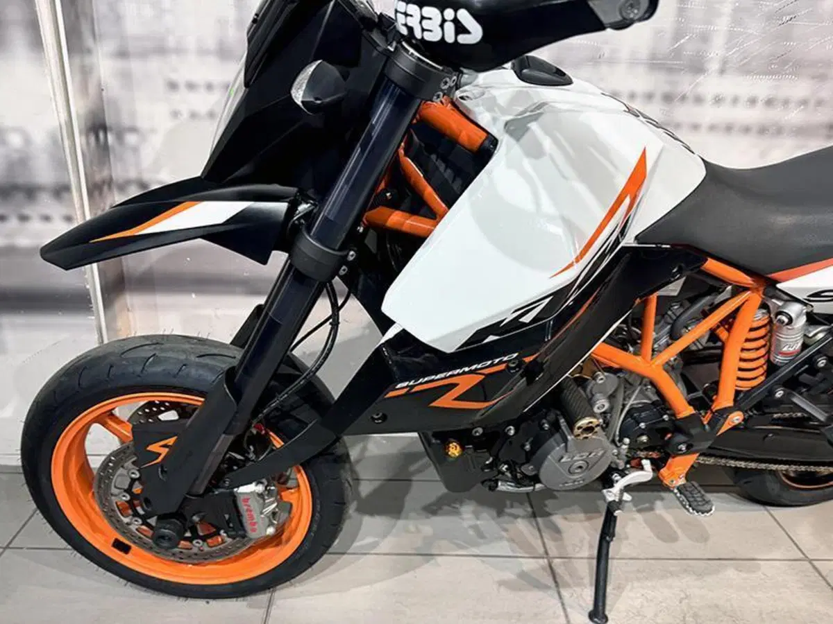 KTM 990 Supermoto (2007 - 10) (4)