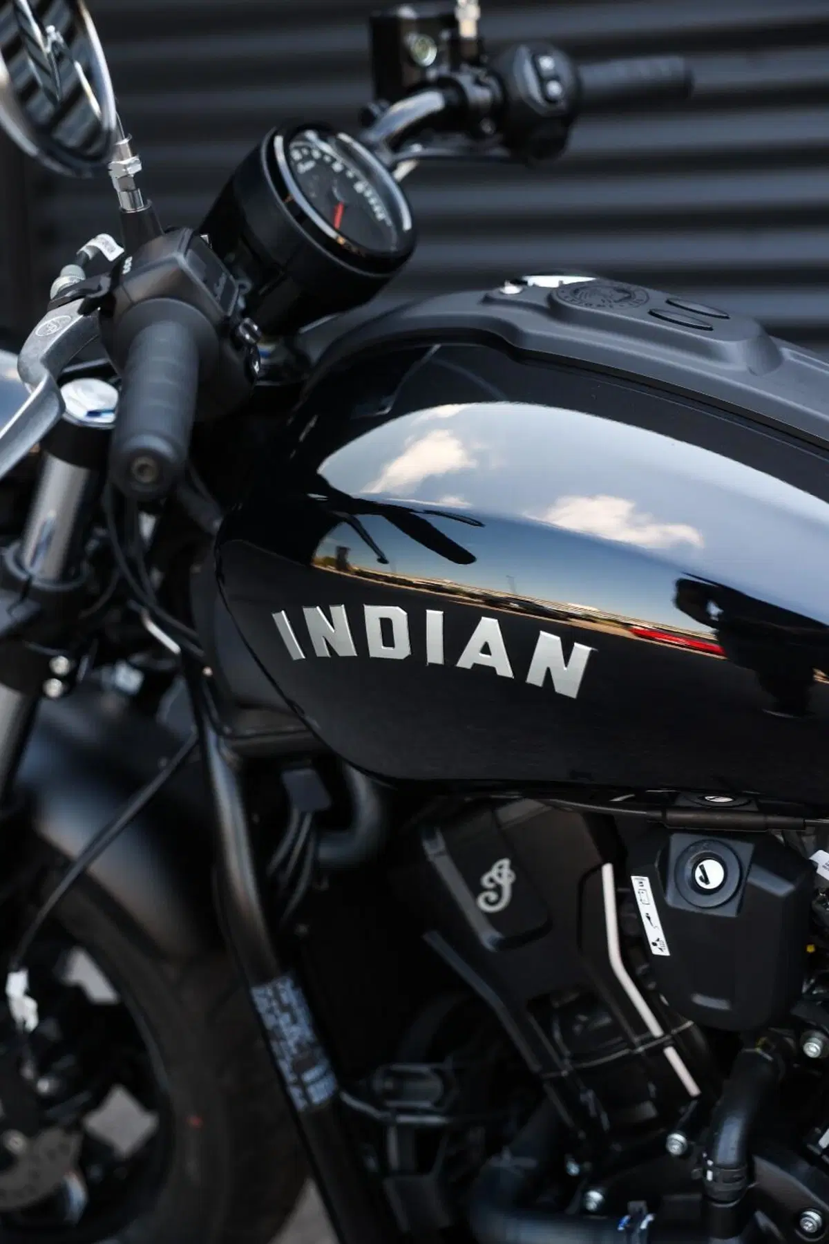 Indian Scout Sixty 999 Bobber (2025 - 26) (14)