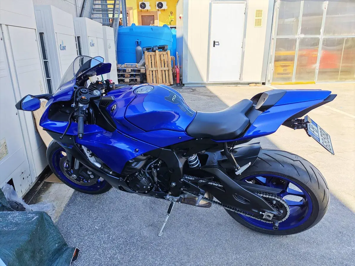 Yamaha YZF R1 (2020 - 25) (2)
