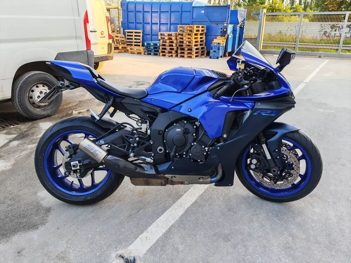 Yamaha YZF R1 (2020 - 25) (5)