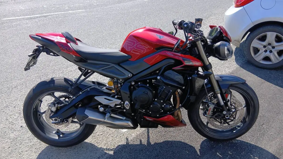 Triumph Street Triple 765 RS (2023 - 26) (2)