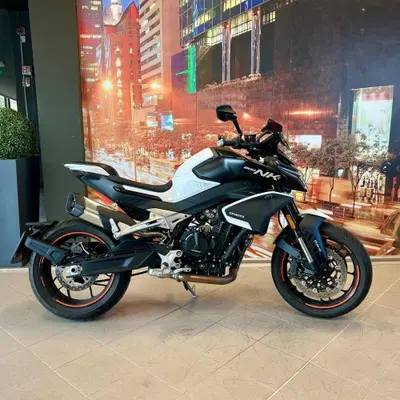 CFMOTO 800NK Advanced (2023 - 26) usata