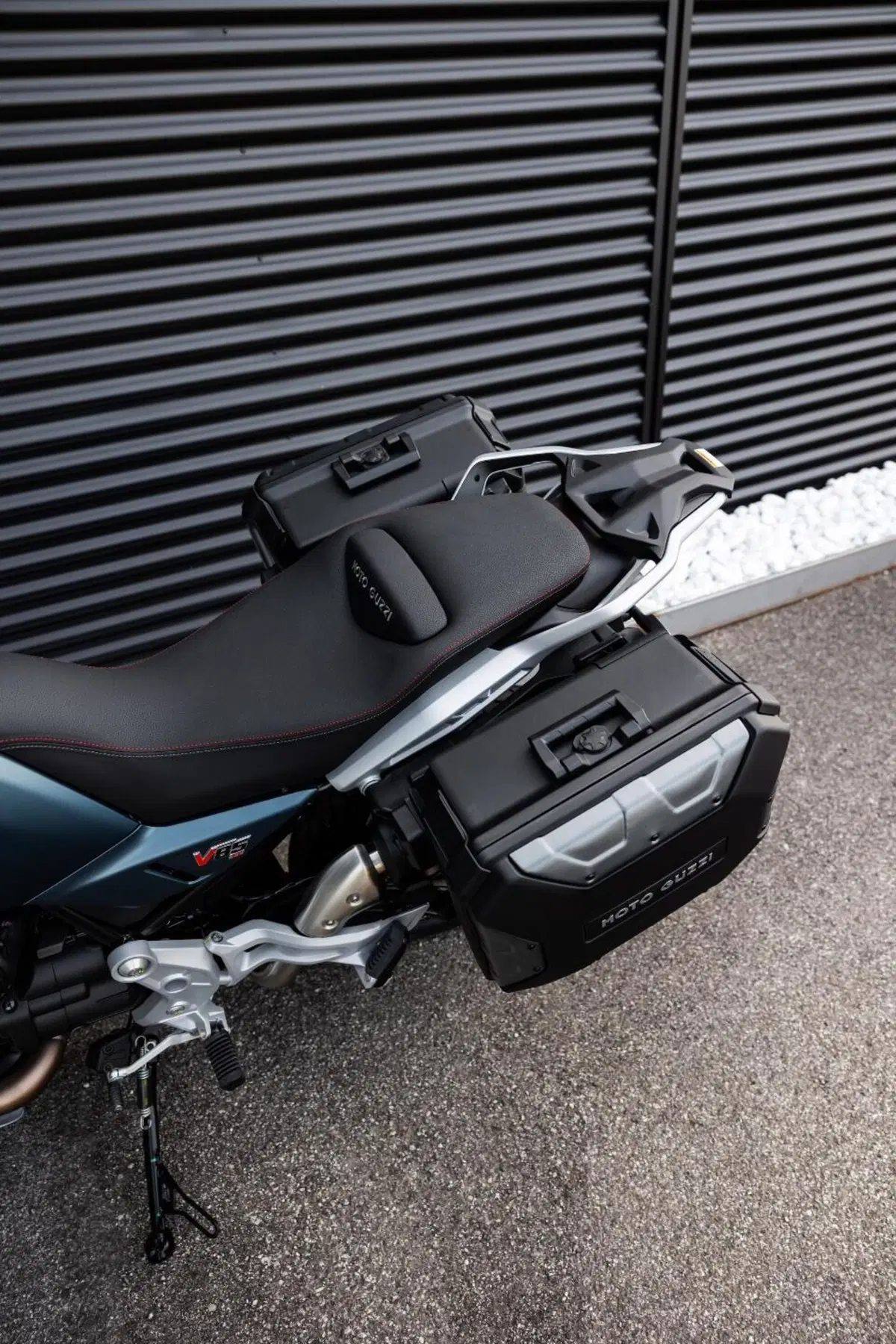 Moto Guzzi V85 TT Travel (2024 - 26) (8)