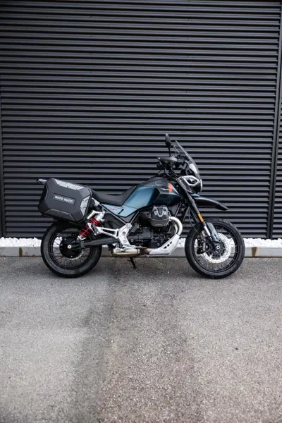 Moto Guzzi V85 TT Travel (2024 - 26) usata