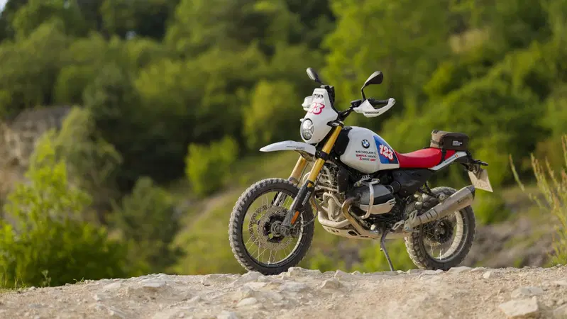 GS Trophy 2026, BMW presenta la R 12 G/S che accompagner&agrave; i team in gara