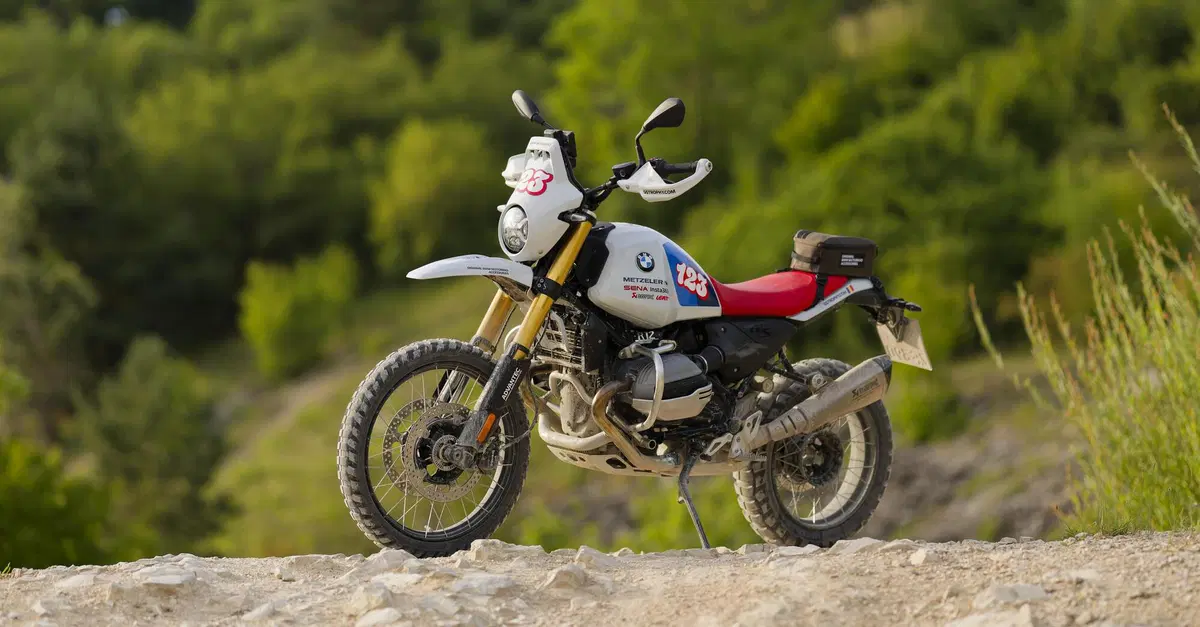 GS Trophy 2026, BMW presenta la R 12 G/S che accompagner&agrave; i team in gara