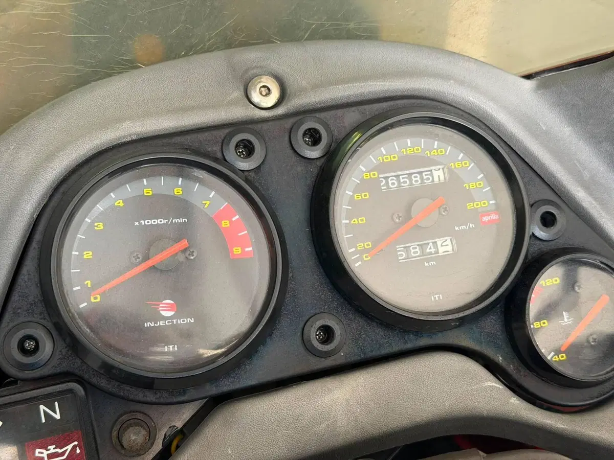 Aprilia Pegaso 650 IE (2003 - 04) (9)