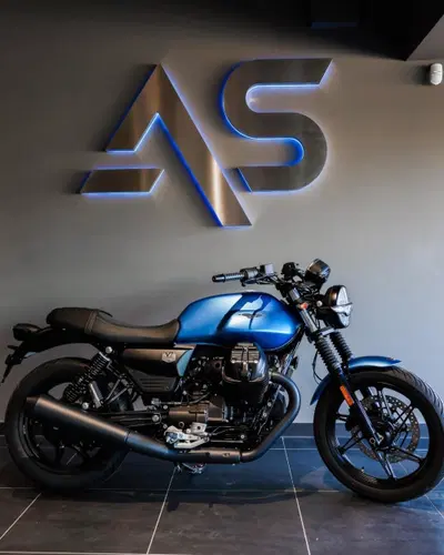 Moto Guzzi V7 Stone (2025 - 26) usata