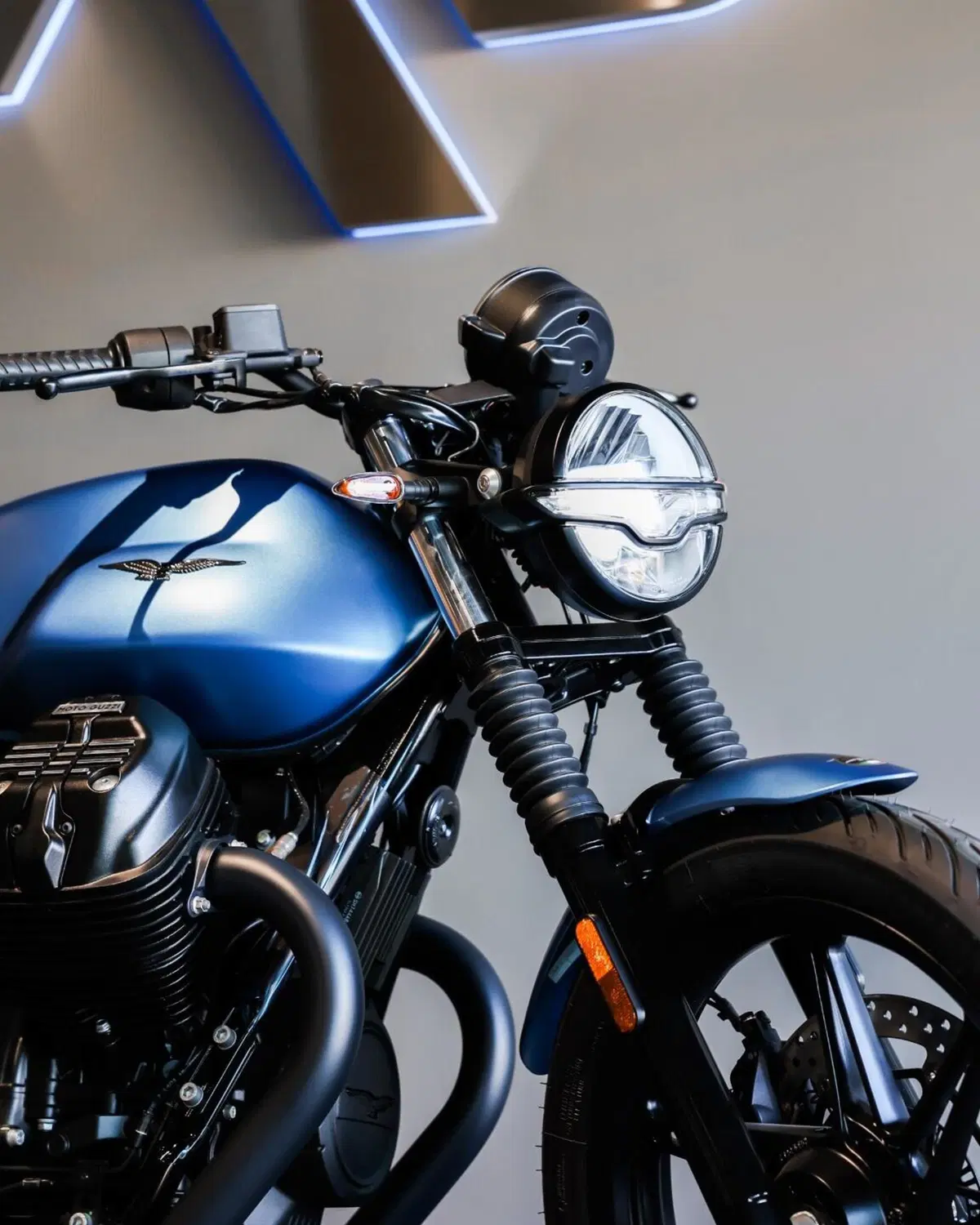 Moto Guzzi V7 Stone (2025 - 26) (5)