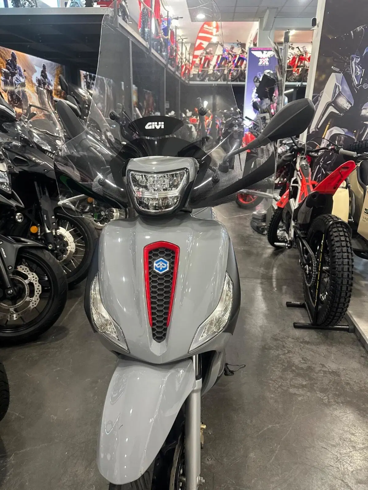 Piaggio Medley 125 ABS (2021 - 24) (2)
