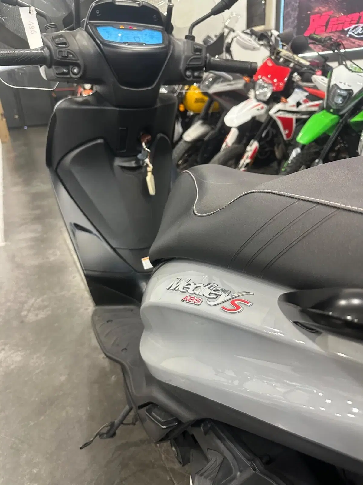 Piaggio Medley 125 ABS (2021 - 24) (5)
