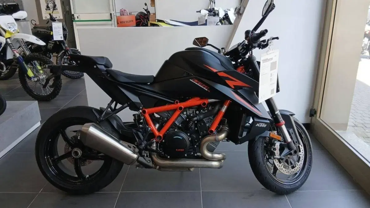 KTM 1390 Super Duke R (2024 - 26) (4)