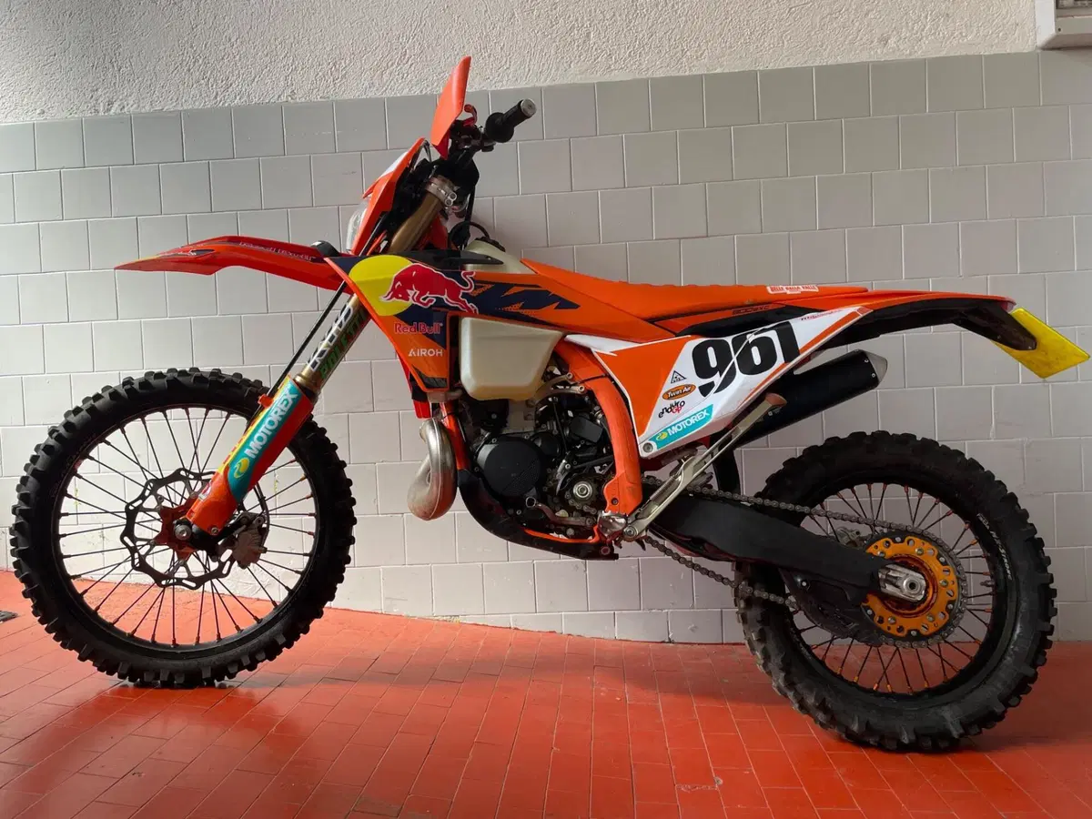 KTM 300 EXC Champion Edition (2025) (8)