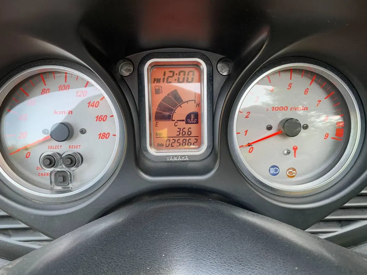 Yamaha T-Max 500 (2004 - 07) (2)