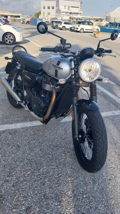 Triumph Street Twin 900 (2017 - 18) usata