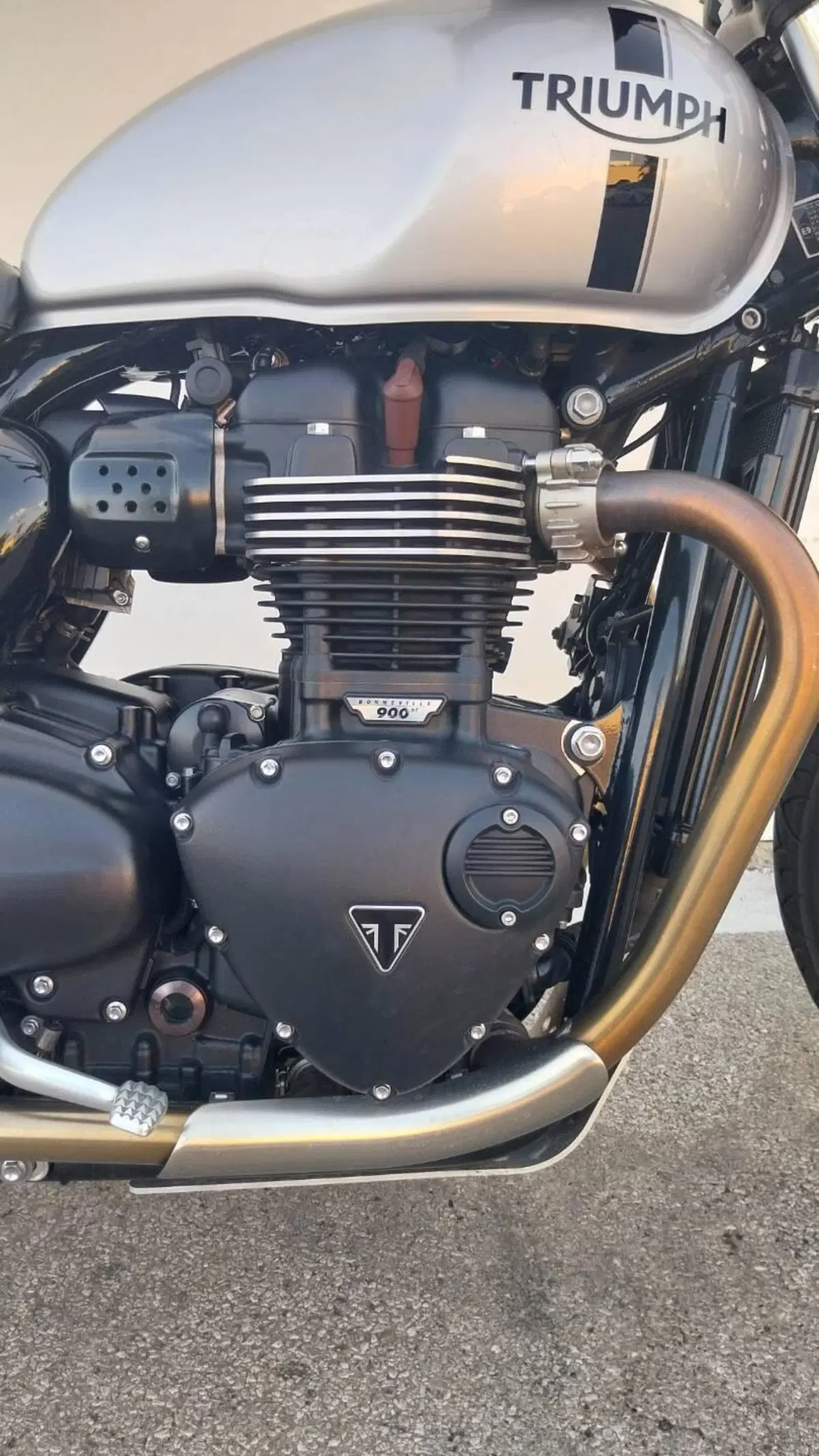 Triumph Street Twin 900 (2017 - 18) (4)