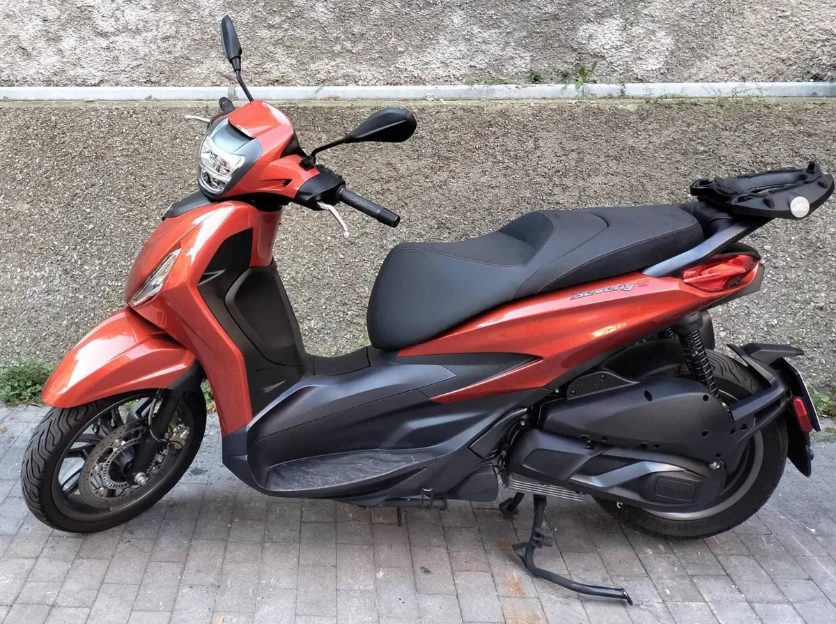 Piaggio Beverly 300 S ABS-ASR (2021 - 25) (2)