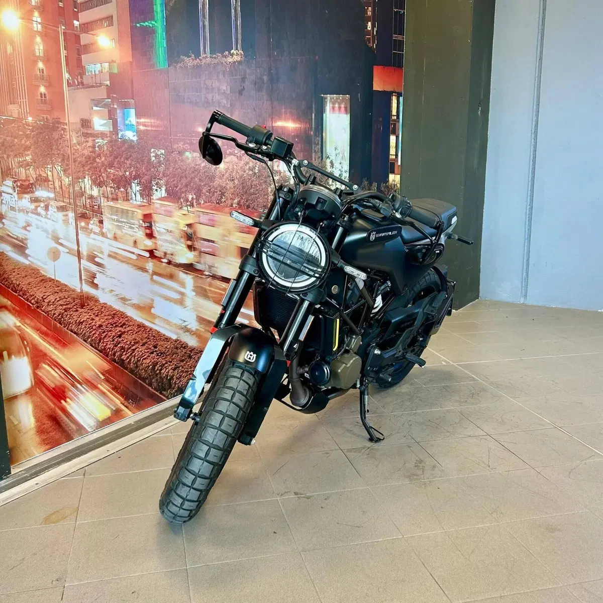 Husqvarna Svartpilen 125 (2024 - 26) (2)