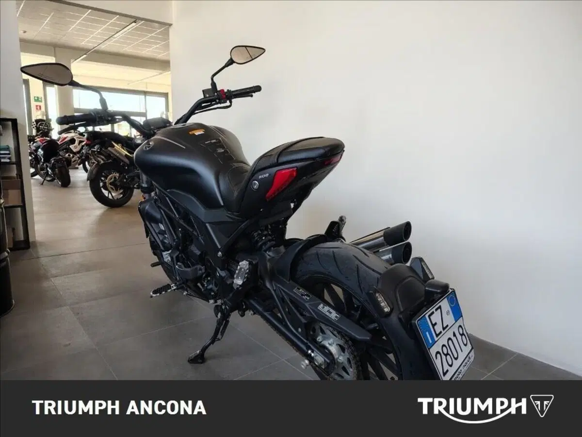 Benelli 502 C (2021 - 25) (3)