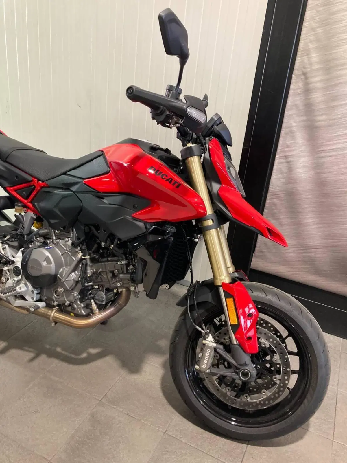 Ducati Hypermotard V2 (2026) (2)