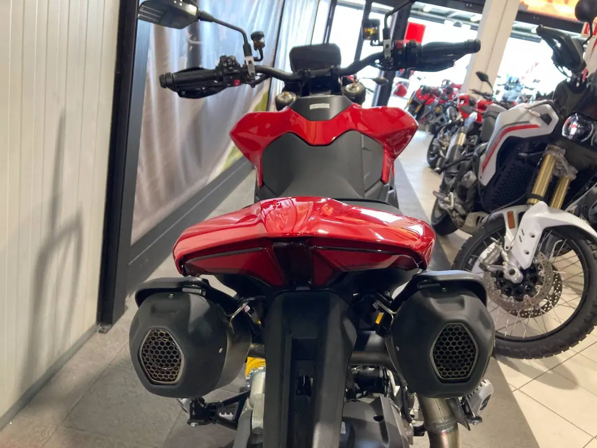 Ducati Hypermotard V2 (2026) (5)