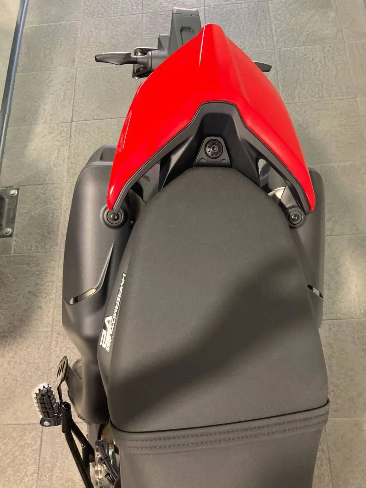 Ducati Hypermotard V2 (2026) (6)