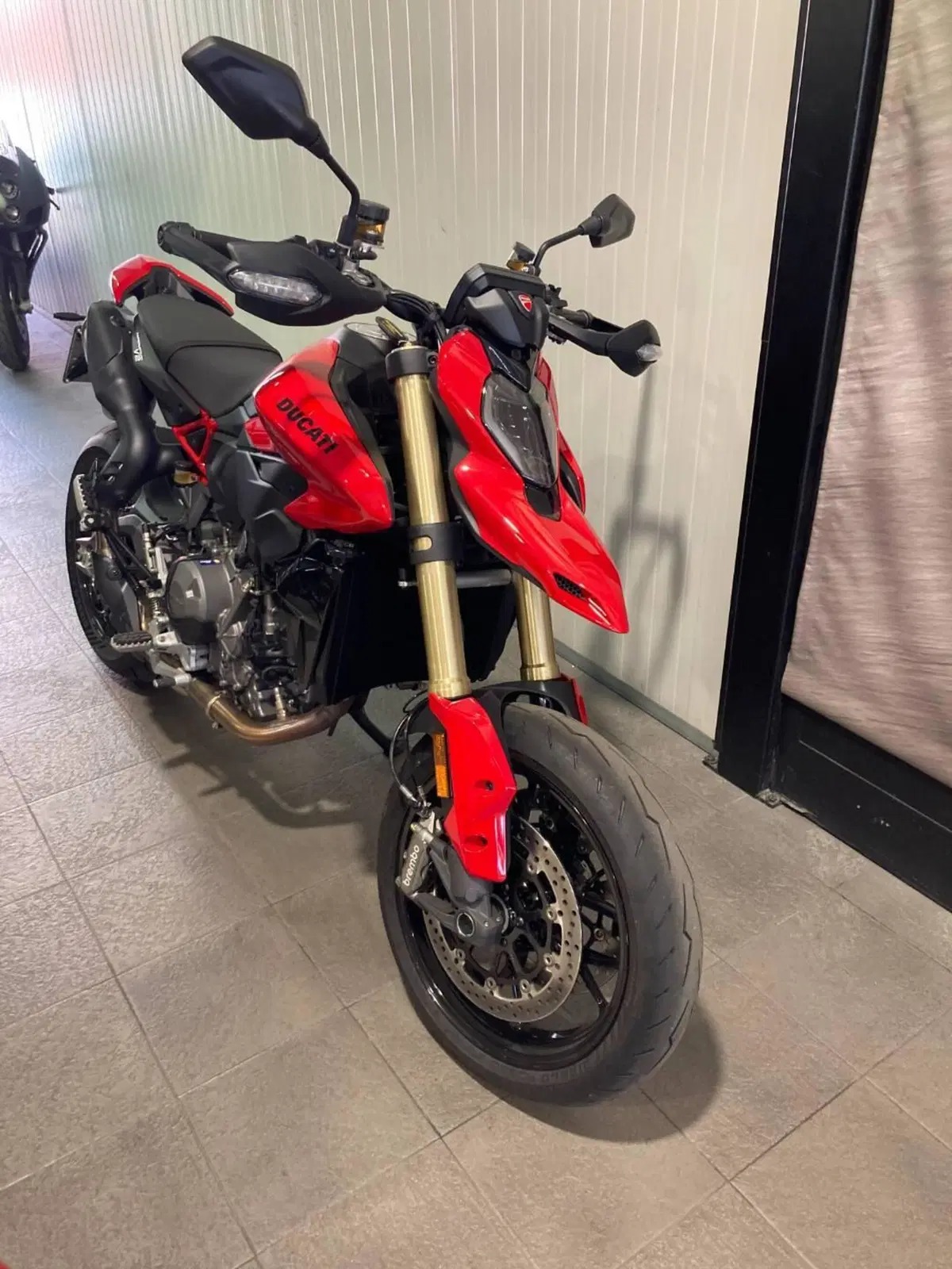 Ducati Hypermotard V2 (2026) (7)