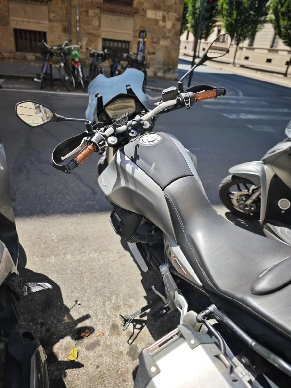 Moto Guzzi V85 TT (2019 - 20) (5)