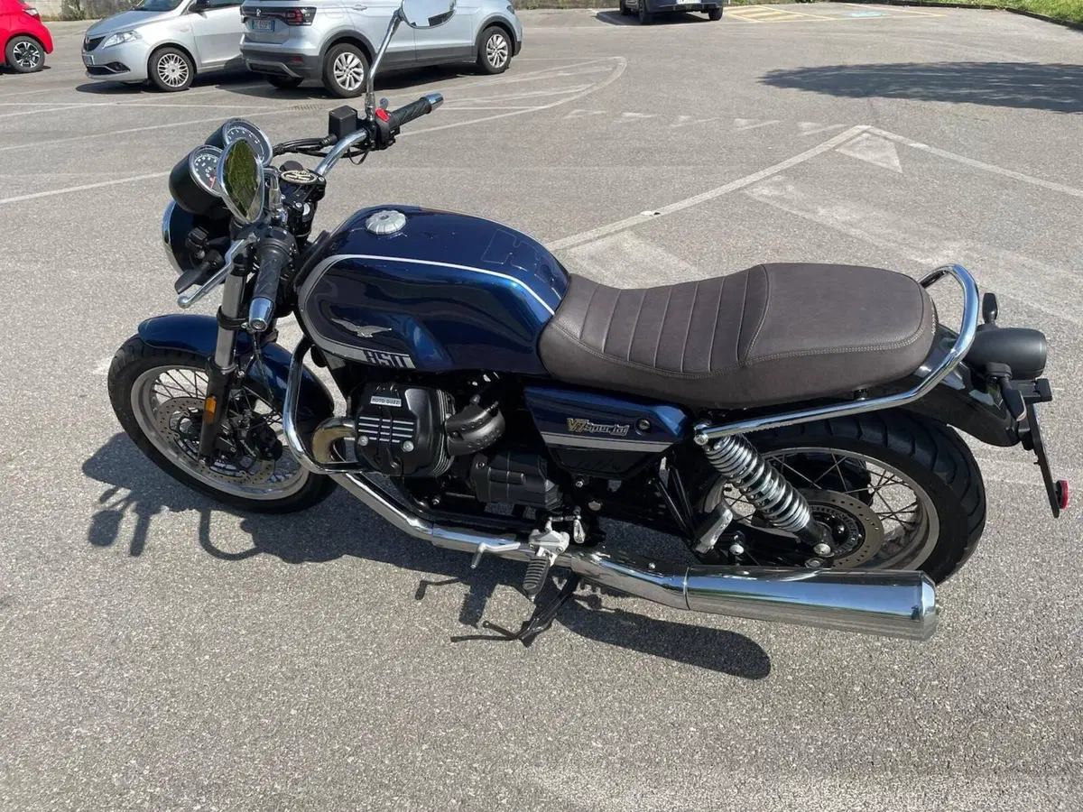 Moto Guzzi V7 Special (2021 - 24) (6)