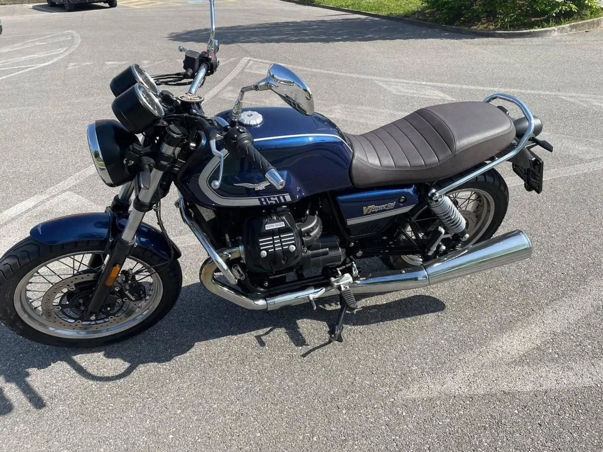 Moto Guzzi V7 Special (2021 - 24) (8)