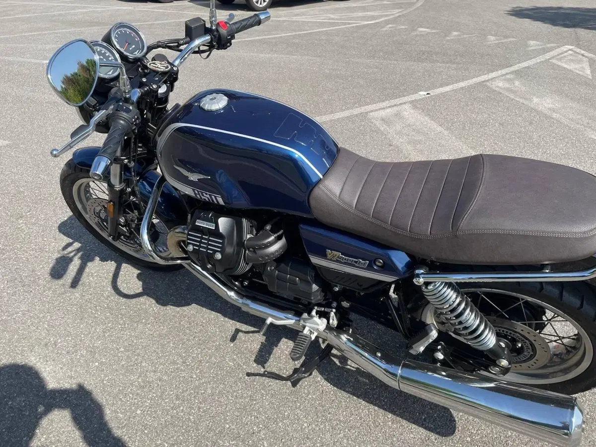 Moto Guzzi V7 Special (2021 - 24) (10)
