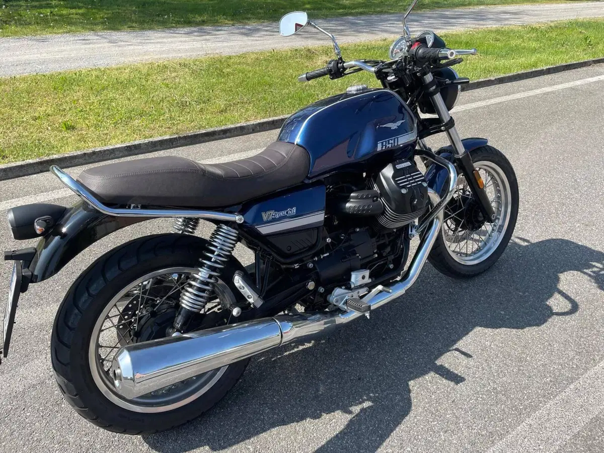 Moto Guzzi V7 Special (2021 - 24)