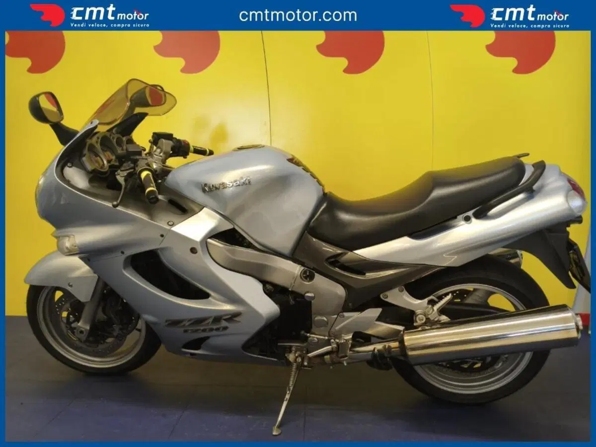 Kawasaki ZZR 1200 (2002 - 05) (5)
