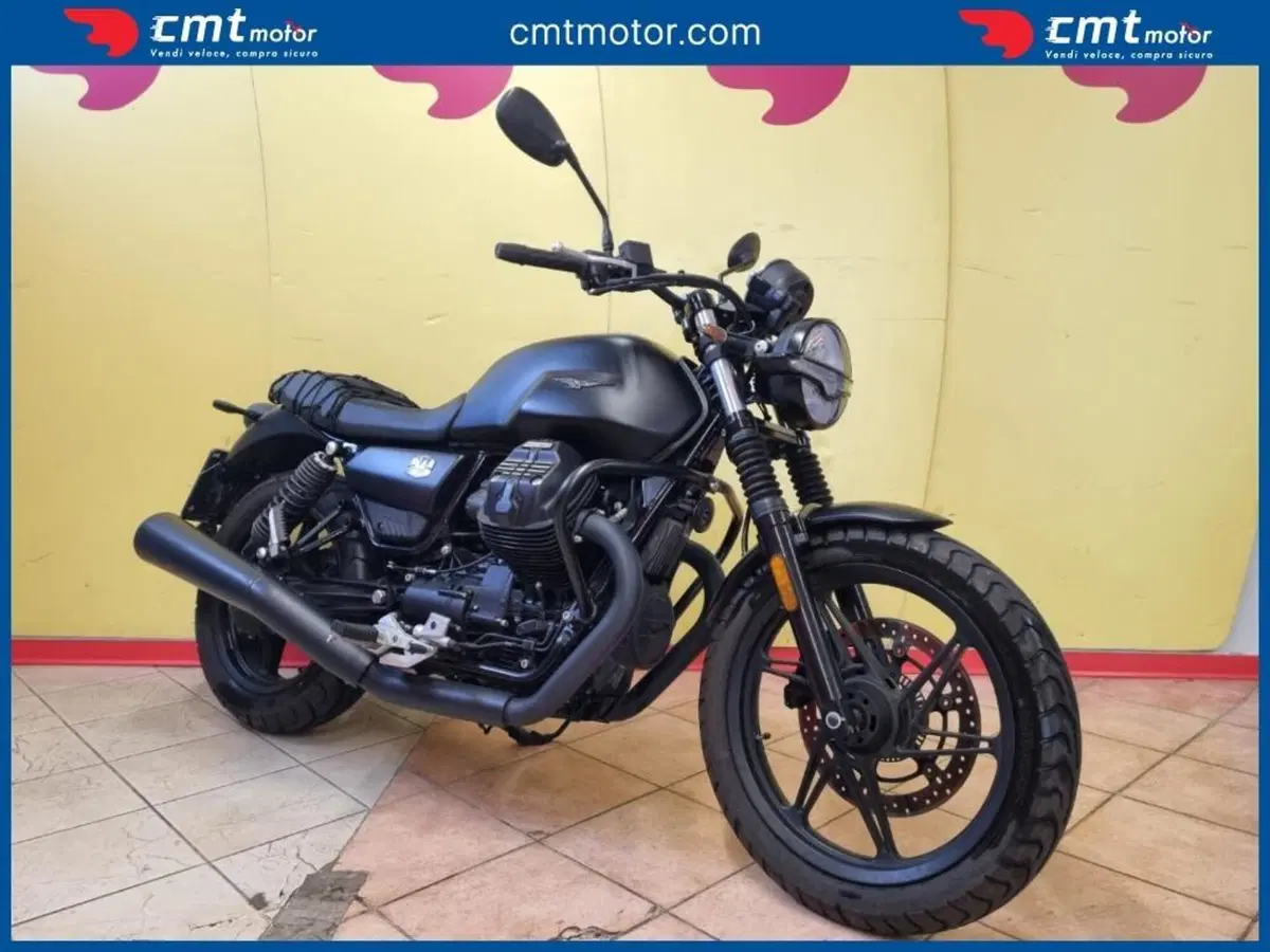 Moto Guzzi V7 III Stone (2017 - 20) (3)