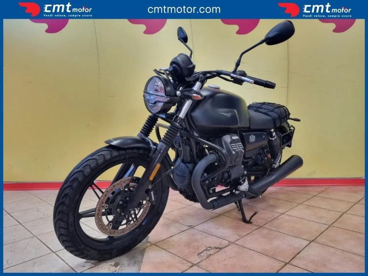 Moto Guzzi V7 III Stone (2017 - 20) (4)