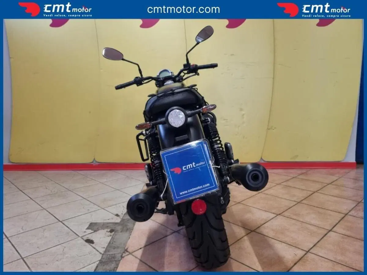 Moto Guzzi V7 III Stone (2017 - 20) (5)