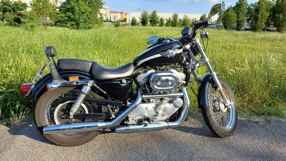 Harley-Davidson 883 Standard (2001 - 05) - XL 883