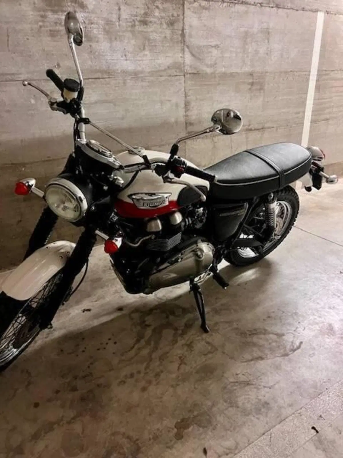 Triumph Scrambler (2006 - 17) (2)