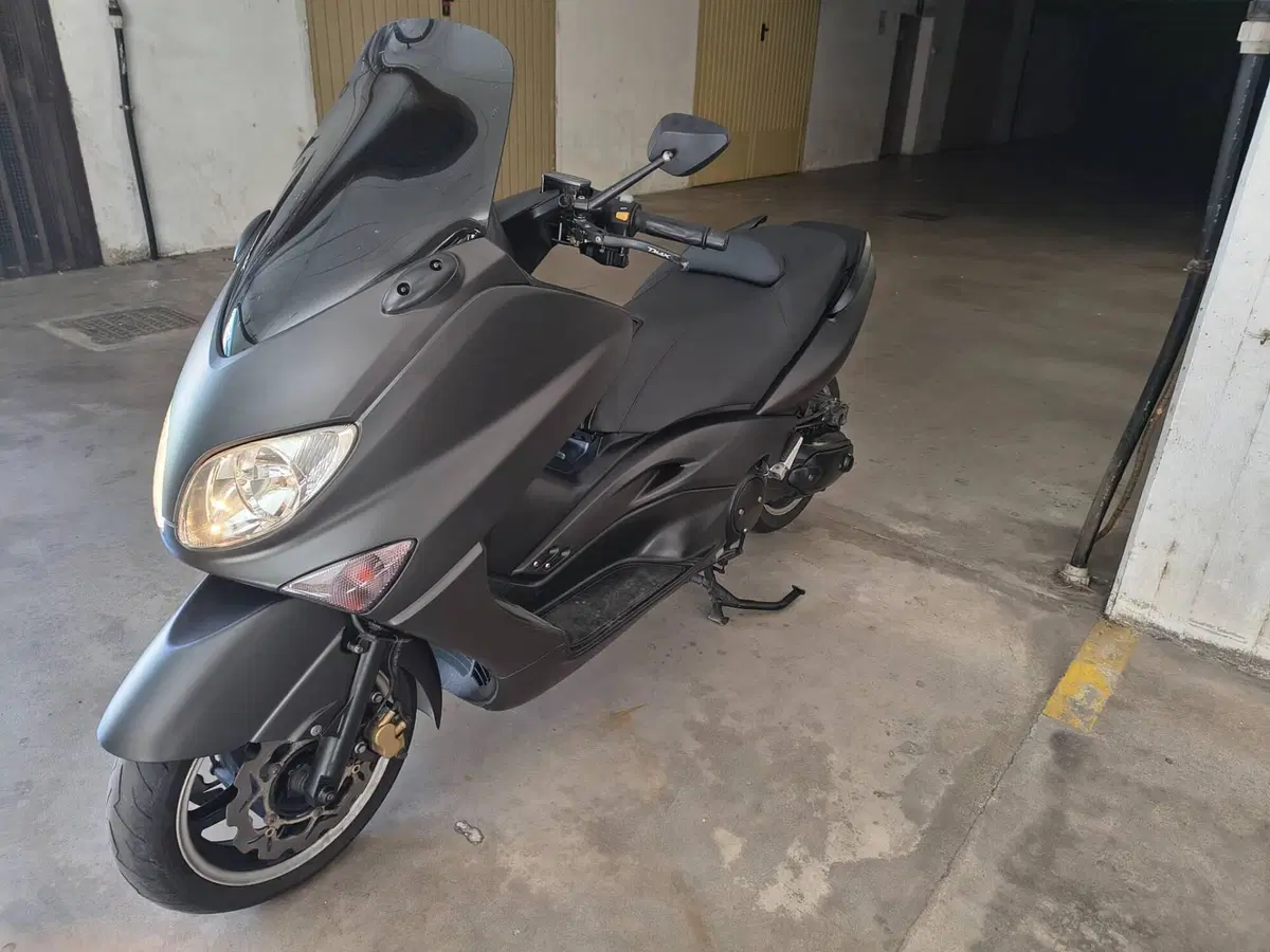Yamaha T-Max 500 (2004 - 07) (2)