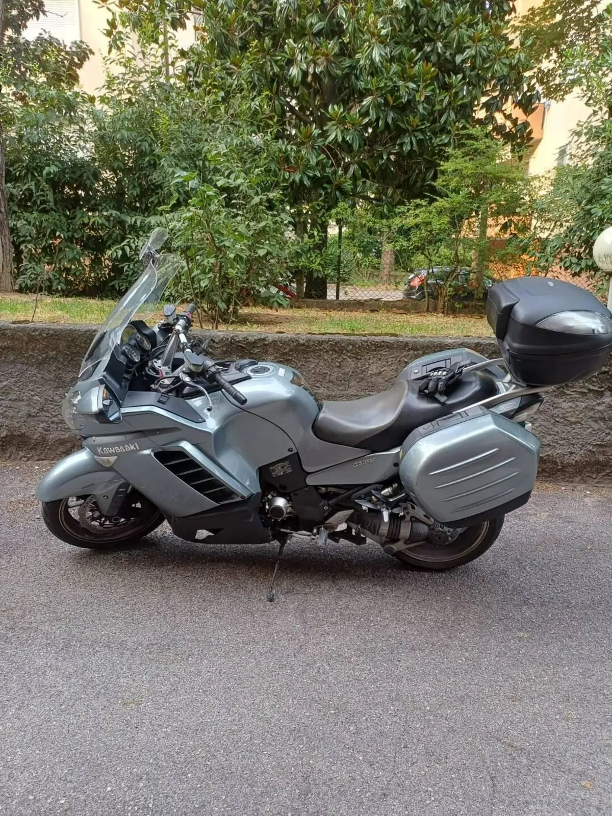 Kawasaki GTR 1400 (2007 - 09) (2)