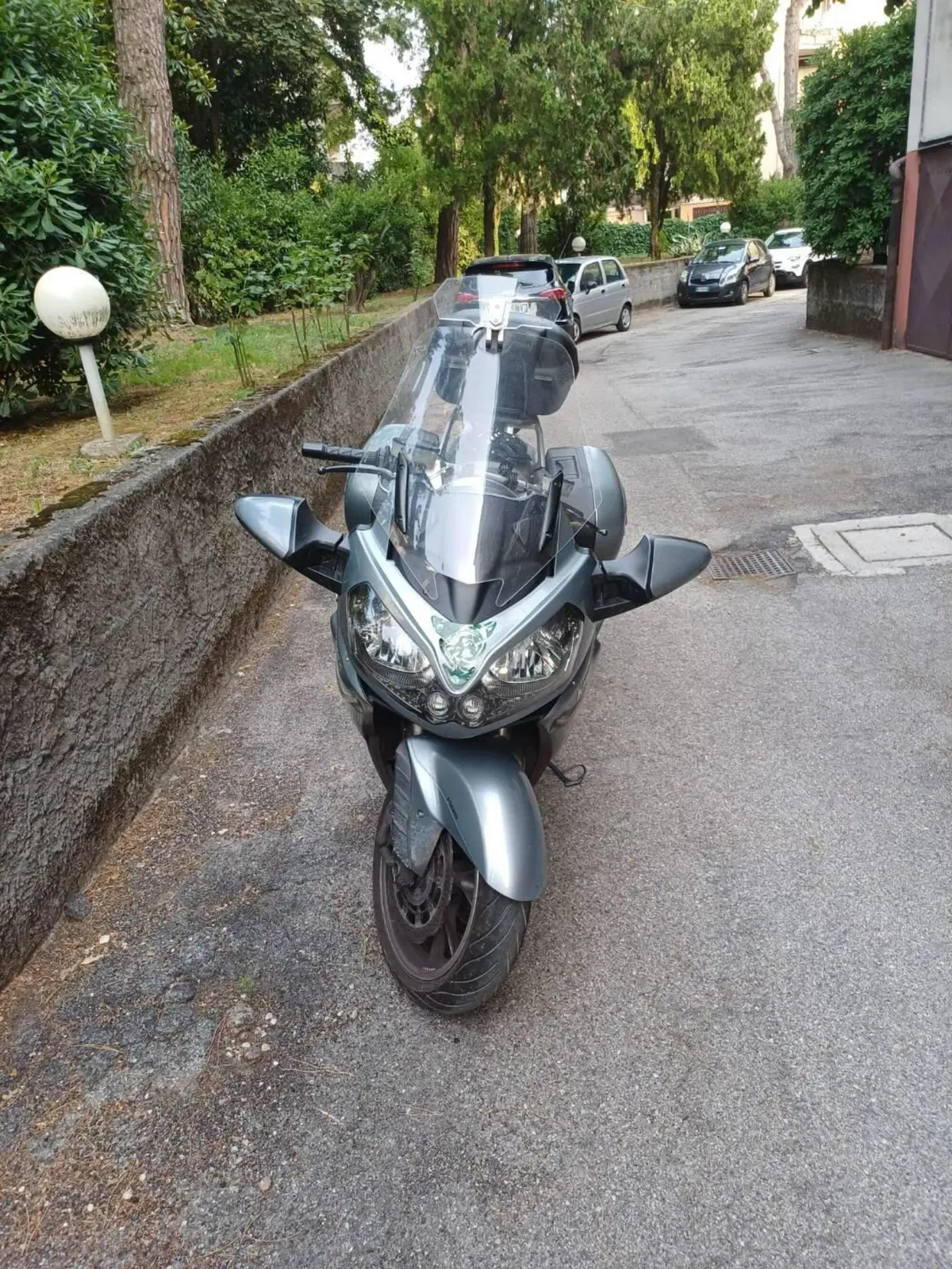 Kawasaki GTR 1400 (2007 - 09) (6)