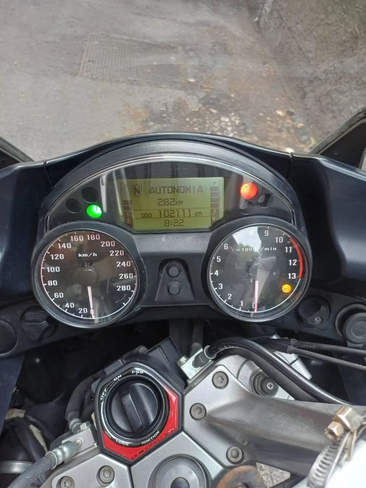 Kawasaki GTR 1400 (2007 - 09) (7)