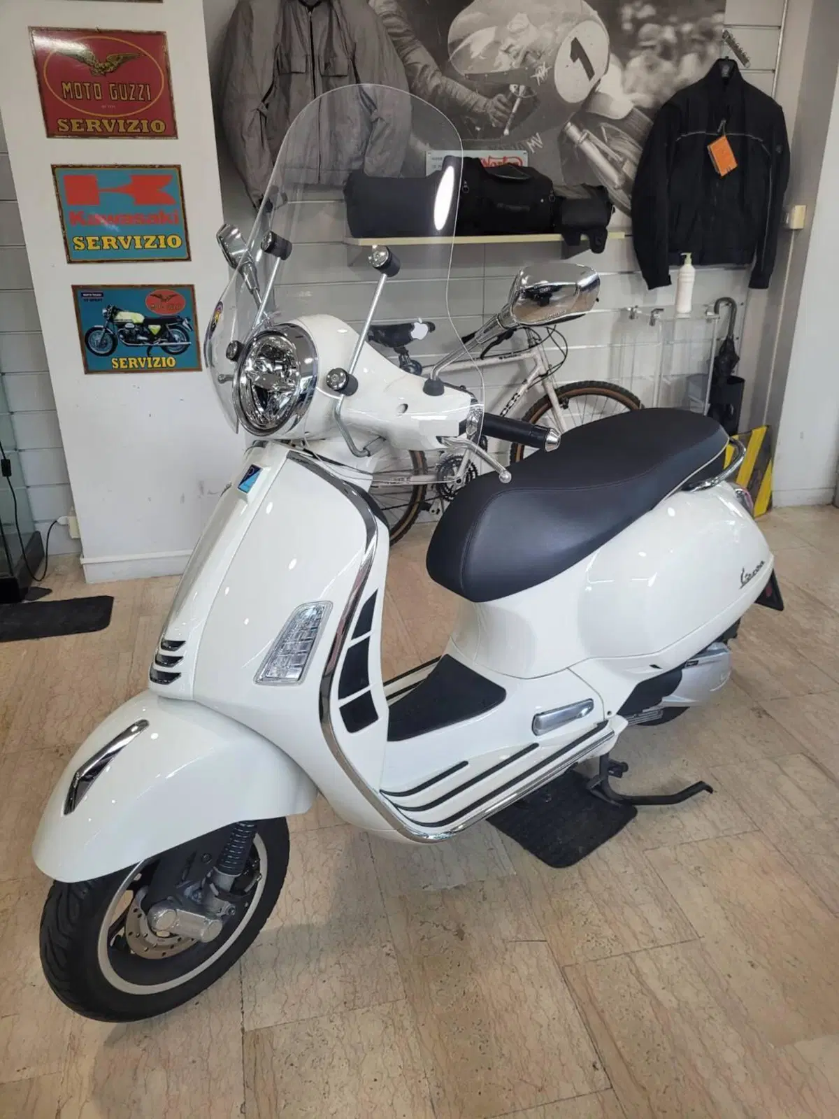 Vespa GTS 300 Super (2023 - 24)