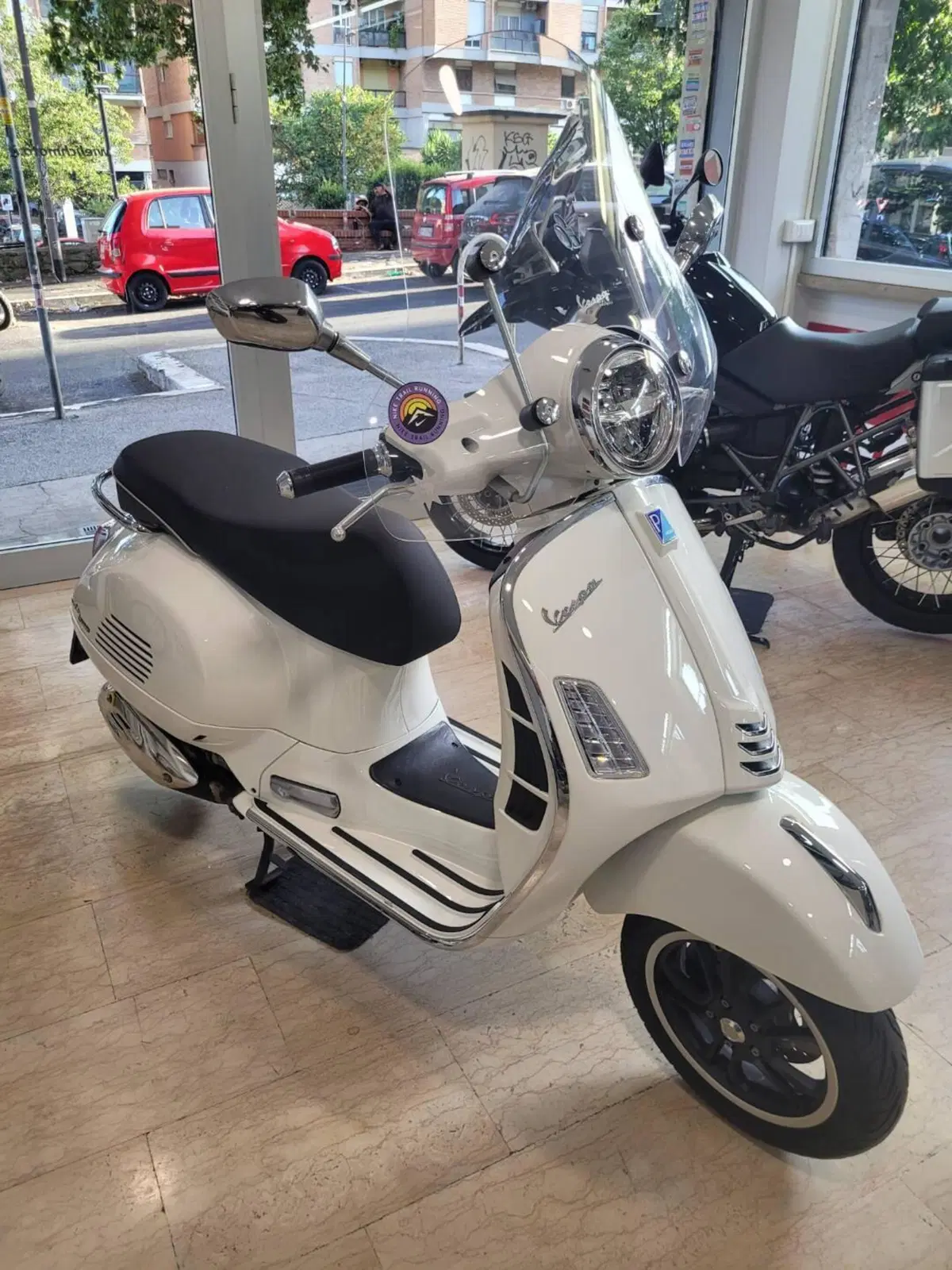 Vespa GTS 300 Super (2023 - 24) (2)