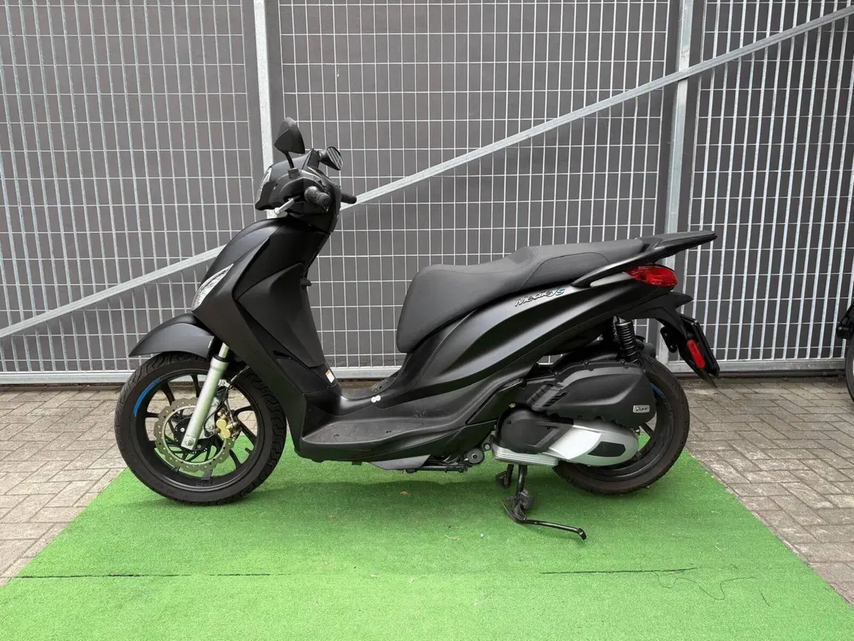 Piaggio Medley 200 S (2025 - 26) (2)