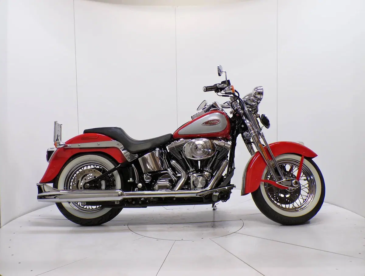 Harley-Davidson 1450 Heritage Springer (2000 - 03) - FLSTS